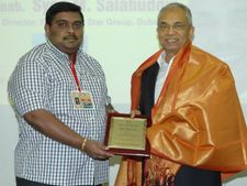 துபாய்: ஈடிஏ நிர்வாக இயக்குநர் சலாஹூத்தீனுக்கு 'பிரைட் ஆப் இந்தியா' விருது