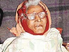 ரூ.200 பென்ஷன் பெற நாள் முழுவதும் வெயிலில் கால் கடுக்க காத்திருந்த மூதாட்டி மரணம்