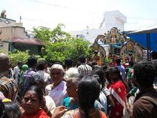 கரூர் மாரியம்மன் கோவில் திருவிழாவுக்கு டாஸ்மாக் கடை திறந்த தமிழக அரசு 