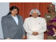 மகளின் மர்ம மரணத்துக்கு காரணம் கோரி லண்டனில் போராடும் சென்னை இன்ஸ்பெக்ட்ர்