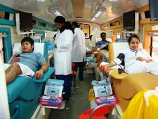 துபாயில் நடந்த ரத்ததான முகாம்: 200க்கும் மேற்பட்டோர் பங்கேற்பு