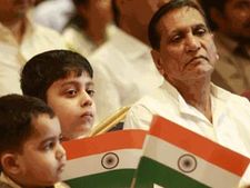 துபாய், அபுதாபியில் இந்திய சுதந்திர தினம் உற்சாக கொண்டாட்டம்