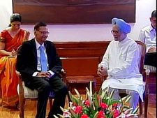 காமன்வெல்த் மாநாட்டில் பங்கேற்க மன்மோகன்சிங்குக்கு இலங்கை அமைச்சர் பீரீஸ் நேரில் அழைப்பு!