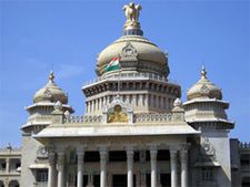 விதான செளதாவில் மீண்டும் தலைதூக்கும் ஆபாசம்... சீன் படம் பார்க்கும் அரசு ஊழியர்கள்!