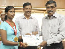 மக்கள் சட்டத்தை கையில் எடுத்துக் கொள்வதை அனுமதிக்க முடியாது - தூத்துக்குடி கலெக்டர்
