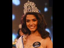 மிஸ் டிவா 2013 அழகிப் போட்டி: பட்டம் வென்ற பி.இ. மாணவி மானசி