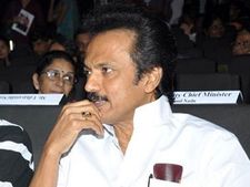 சேலத்தில் ஸ்டாலின் முன்பு அடித்துக் கொண்ட திமுகவினர்