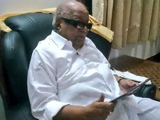 தர்மபுரியில் மாதக்கணக்கில் 144  நீடிப்பது நல்லதல்ல: கருணாநிதி