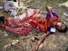 மோடி வருகைக்கு முன்பாக பாட்னாவில் தொடர் குண்டுவெடிப்பு - 5 பேர் பலி-70 பேர் காயம்