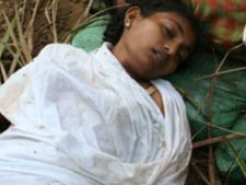 இசைப்பிரியா படுகொலையை கண்டித்து தூத்துக்குடியில் பத்திரிகையாளர்கள் ஆர்ப்பாட்டம்!