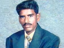 சிங்கப்பூர் பேருந்து விபத்து:  உயிரிழந்த புதுக்கோட்டை இளைஞரின் தாய் கதறல்