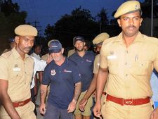 அமெரிக்க கப்பல் ஊழியர்களின் ஜாமீனுக்கு இடைக்கால தடை