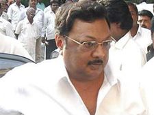 என்ன ஆச்சரியம்!!!: பி.டி.ஆர். வீட்டுக்கு சென்ற மு.க. அழகிரி