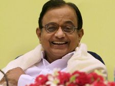 பூத் கமிட்டி உறுப்பினர்களிடம் 'அலை' குறித்து விசாரித்த ப.சிதம்பரம்!