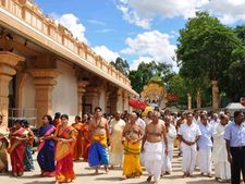 சிட்னி முருகன் கோவில் மஹோற்சவம்.. கொடியேற்றத்துடன் தொடக்கம்