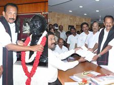 சென்டிமென்ட் உடைத்த வைகோ... வேட்புமனுதாக்கல் செய்யும் முன் காமராஜருக்கு மரியாதை