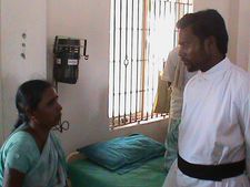 கரூர் அருகே சர்ச்சுக்குச் சென்ற பெண்ணுக்கு சூடு.. 4 பேர் மீது புகார்