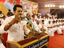 இலைக்கு ஓட்டுப் போட்டால் 5 ஆண்டுகளில் 10 கோடி பேருக்கு வேலை... சரத்குமார் உறுதி