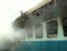 டெக்கான் க்வீன் ரயிலில் தீ - மும்பையிலிருந்து தாமதமாக புறப்பட்ட ரயில்கள்