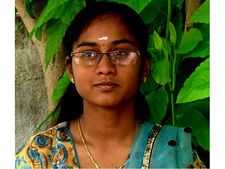 வாடகைக்கு வீடு எடுத்துத் தங்கி முதல் மதிப்பெண்ணை அள்ளிய சுசாந்தினி