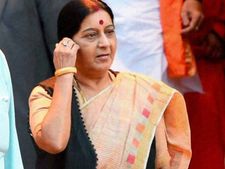 இந்திய நகரங்களை “ஸ்மார்ட் சிட்டி” ஆக்க சுஷ்மா சுவராஜ் சிங்கப்பூர் பயணம்!