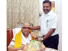 கல்வி உரிமை மாநாடு: சேலத்தில் குவிந்த விடுதலை சிறுத்தைகள் கட்சியினர்