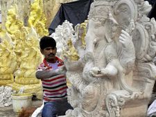 பிள்ளையார் சதுர்த்தி மும்முரம் – “களிமண் பிள்ளையாரையே கரையுங்கள்”- திண்டுக்கல் ஆட்சியர் உத்தரவு!
