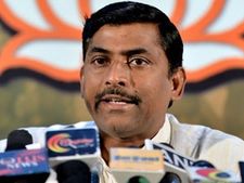 ஈழத் தமிழர் பிரச்சனைக்கு தீர்வு காணவும் கொழும்பு பயணமாம்: சொல்வது பாஜகவின் முரளிதரராவ்! 