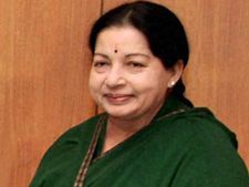பெங்களூர் சிறை கைதிகளுக்கு லட்டு, சேலை வினியோகம்: ஜெயலலிதா ஏற்பாடு