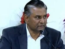 பெங்களூரில் சிறுமியை பலாத்காரம் செய்த பள்ளி ஊழியர் கைது: பள்ளியை திறப்பதில் திடீர் குழப்பம்