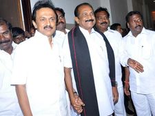 மதுரைக்கு இணைந்து சென்ற ஸ்டாலின் – வைகோ… தொண்டர்கள் உற்சாக வரவேற்பு