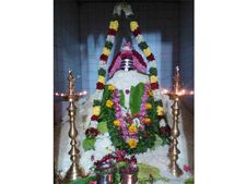 கரூர் “அடியார்க்கு எளியார்” கோவிலில் அன்னாபிஷேக வைபவம் - பக்தியுடன் பார்த்து மகிழ்ந்த பக்தர்கள்