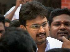 வெளிநாடு செல்ல அனுமதி தேவை – தயாநிதி மனுவிற்கு பதிலளிக்க போலீஸுக்கு உத்தரவு