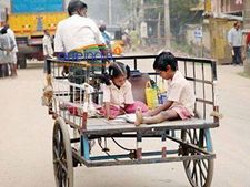 எங்கிருந்தாலும் படிக்கலாம்.. இது ஒரு அருமையான உதாரணம்!