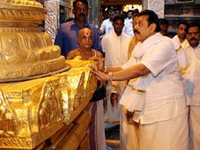 தமிழர், சிங்களர் என்ற இன வேறுபாடு எனக்கில்லை: சொல்வது மகிந்த ராஜபக்சே!