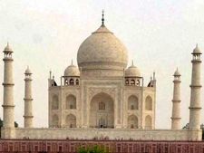  கலர் மாறுது உலக அதிசயமான தாஜ்மஹால்– காரணம் காற்று மாசு!