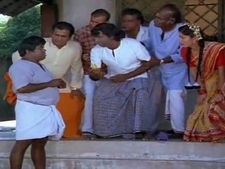 ரஸ்தாலி 400.. மொந்தன் 800.. தலையை சுற்ற வைக்கும் வாழைத்தார் விலை!