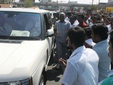 கரூருக்கு வந்த மு.க.ஸ்டாலினை வரவேற்ற 