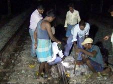 விழுப்புரம் அருகே தண்டவாளத்தில் பெரும் விரிசல்... பெரும் விபத்து தவிர்ப்பு