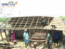 கரூரில் நள்ளிரவில் பேயாட்டம் போட்ட சூறாவளி.. வீடுகளின் ஓடுகள், ஆஸ்பெஸ்டாஸ் ஷீட்டுகள் பறந்தன!