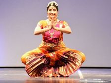 துபாய் இந்திய துணைத் தூதரகத்தில் நடைபெற்ற நடன நிகழ்ச்சி