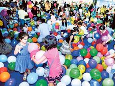 துபாயில் குட்டீஸ்களை மகிழ்வித்து வரும் மாதேஸ் உலகம்