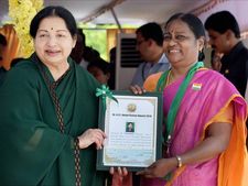 இஸ்ரோவைக் கலக்கிய அரியலூர் பெண் விஞ்ஞானி வளர்மதி - முதல் அப்துல் கலாம் விருதுக்கு சொந்தக்காரர்!
