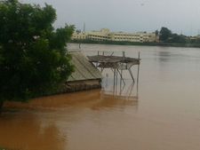 கடலூர் முது நகர் பகுதியில் வீடுகளுக்குள் மழைநீர் புகுந்ததால் பொதுமக்கள் அவதி 