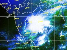 தமிழகம், புதுச்சேரியில் ஒரு சில இடங்களில் இன்று கனமழை பெய்யும்: சொல்கிறார் ரமணன்
