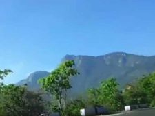 போடிமெட்டு அருகே பலத்த மழை... குடியிருப்புப் பகுதியில் வெள்ளம்… 8 இடங்களில் மண் சரிவு