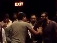 தேசிய கீதத்துக்கு எழுந்து நிற்காத முஸ்லிம் குடும்பம் மும்பை தியேட்டரிலிருந்து வெளியேற்றப்பட்டதா?