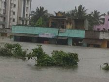 கனமழை: சென்னை உட்பட 5 மாவட்டங்கள் மற்றும் புதுவையில் பள்ளி, கல்லூரிகளுக்கு நாளையும் விடுமுறை!! 