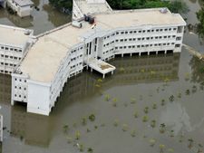 சென்னை வெள்ளம்.. பெங்களூர் மாநகராட்சி ரூ.3 கோடி நிவாரணம்