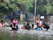 வெள்ள நிவாரணம் கேட்டு, நாகை, விழுப்புரம், திருவாரூர், மாவட்டங்களில் போராட்டம், சாலை மறியல் !